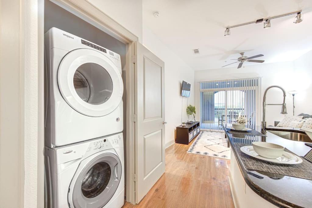 Chic 1Br Near Nrg With Pool Wifi Freeparking Apartment Houston Exterior foto