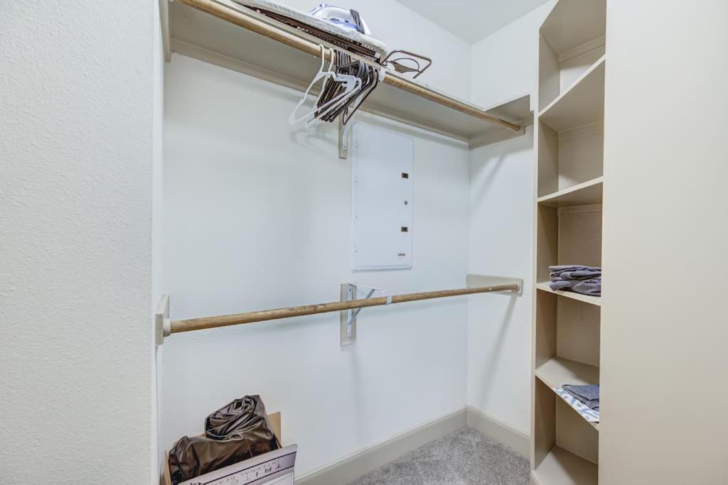 Chic 1Br Near Nrg With Pool Wifi Freeparking Apartment Houston Exterior foto