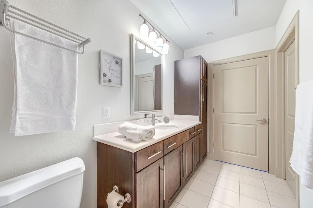 Chic 1Br Near Nrg With Pool Wifi Freeparking Apartment Houston Exterior foto