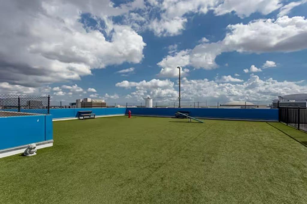 Chic 1Br Near Nrg With Pool Wifi Freeparking Apartment Houston Exterior foto