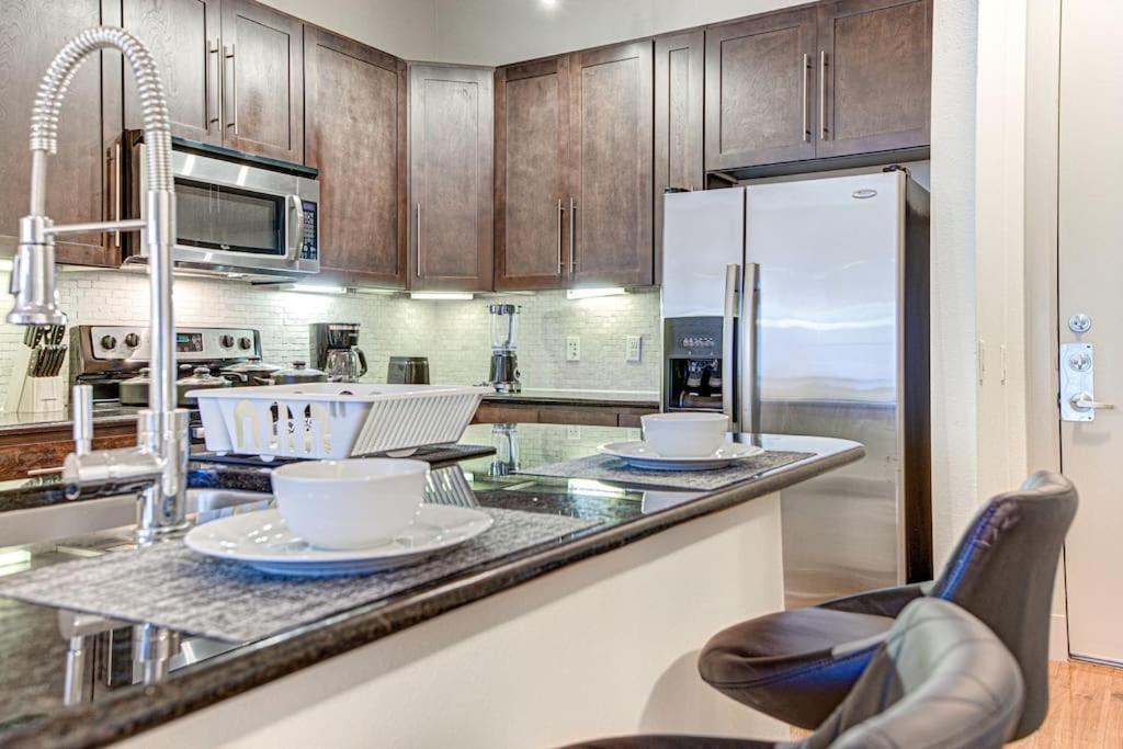 Chic 1Br Near Nrg With Pool Wifi Freeparking Apartment Houston Exterior foto