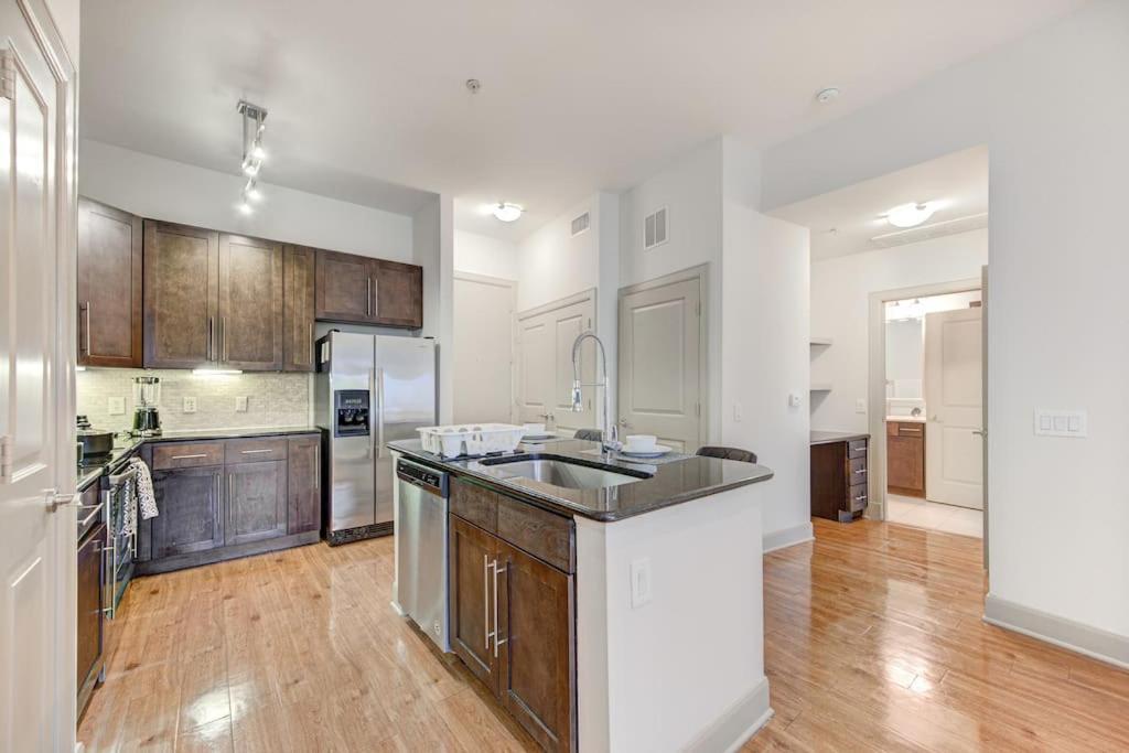 Chic 1Br Near Nrg With Pool Wifi Freeparking Apartment Houston Exterior foto