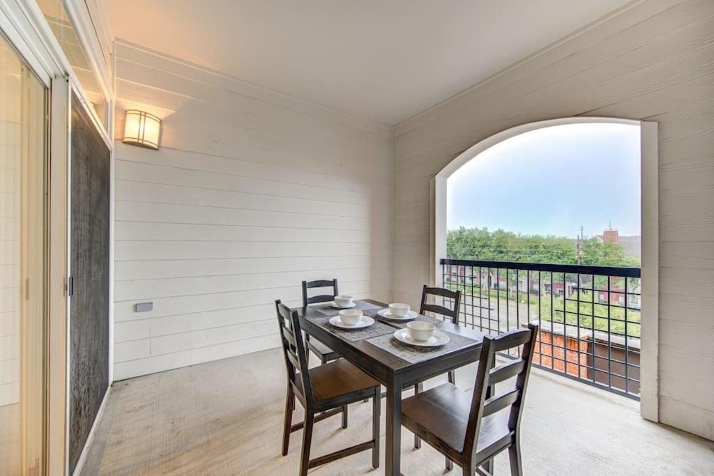 Chic 1Br Near Nrg With Pool Wifi Freeparking Apartment Houston Exterior foto