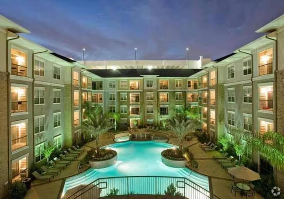 Chic 1Br Near Nrg With Pool Wifi Freeparking Apartment Houston Exterior foto