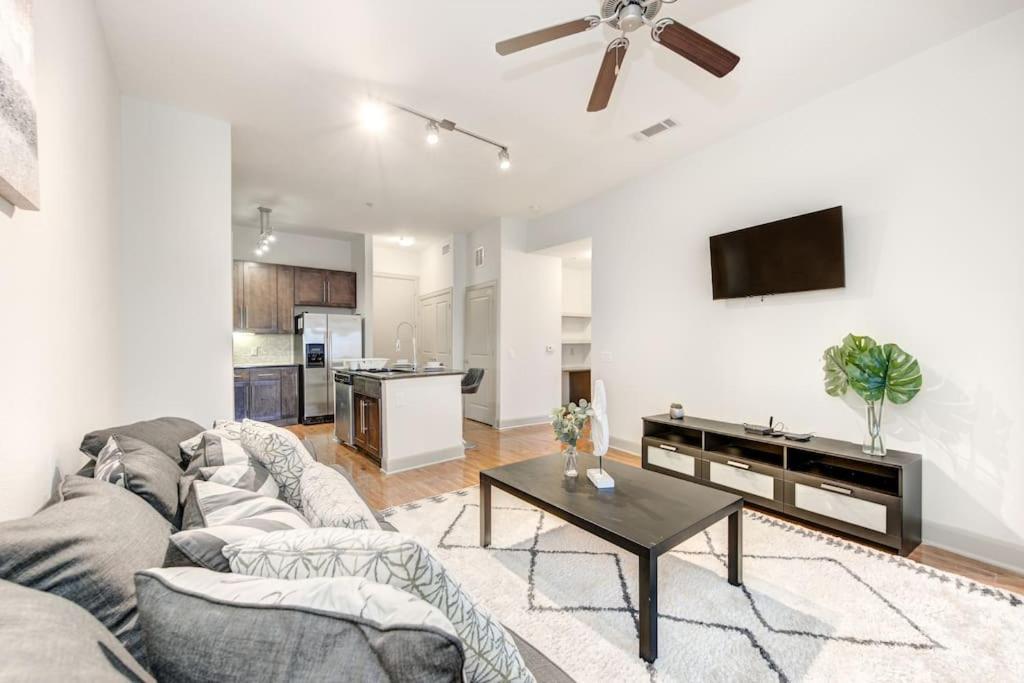 Chic 1Br Near Nrg With Pool Wifi Freeparking Apartment Houston Exterior foto